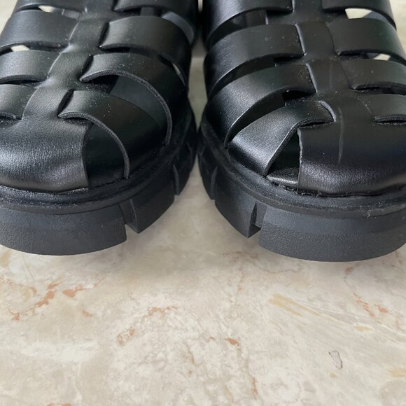 NWOB Madden NYC Sz 8.5 Genesis Fisherman Block Heel Sandals in Black - Picture 2 of 10